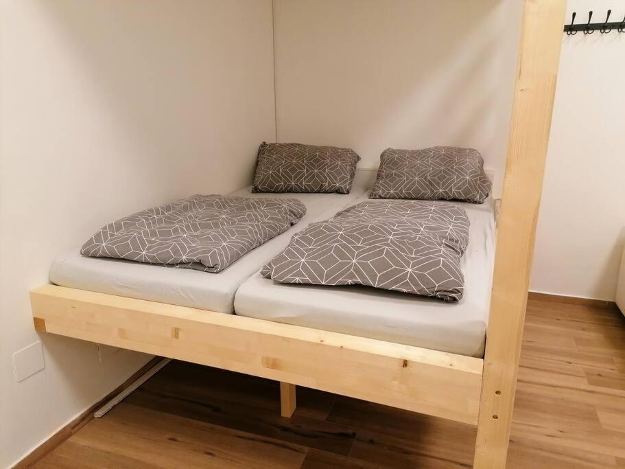 Feine Wohnung Direkt Am Yppen- Und Brunnenmarkt เวียนนา ภายนอก รูปภาพ