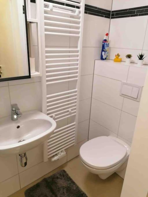Feine Wohnung Direkt Am Yppen- Und Brunnenmarkt เวียนนา ภายนอก รูปภาพ